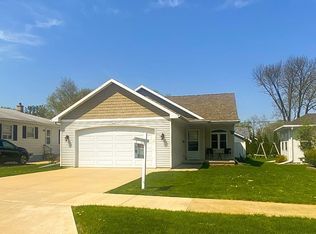 811 Dove St, Oshkosh, WI 54902