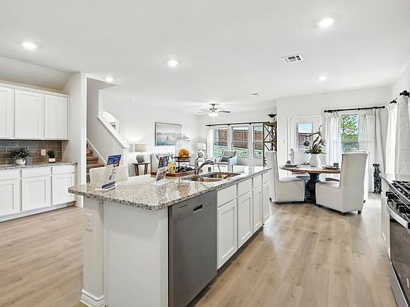 4th image of 762 Heart Leaf Ln