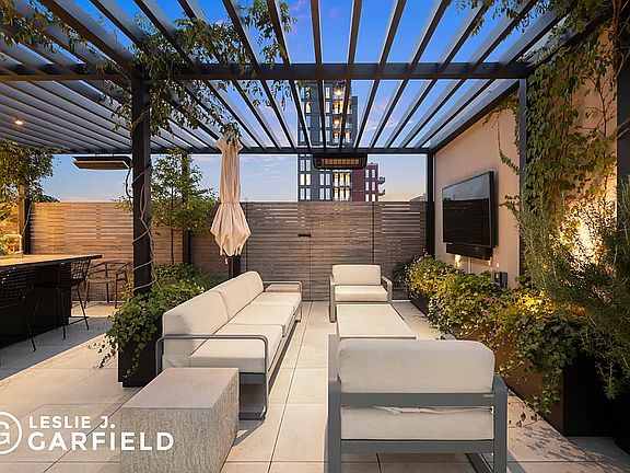 5th image of 325 Henry St #Penthouse B