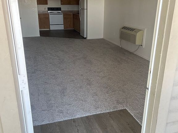 2nd image of 3114 Oak Ln #H