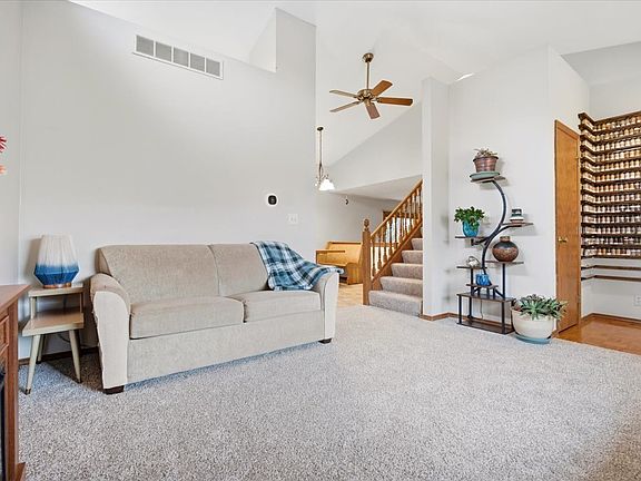 4th image of 303 Jo Ann Ct