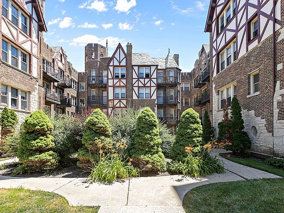 2nd image of 5715 N Kimball Ave APT Gn