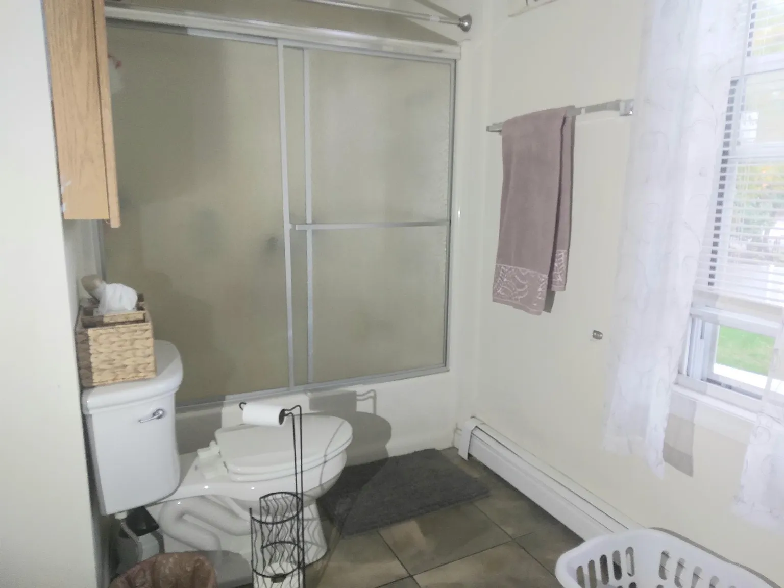 4 bed, 1400 sqft, $2,100 — Photo 4