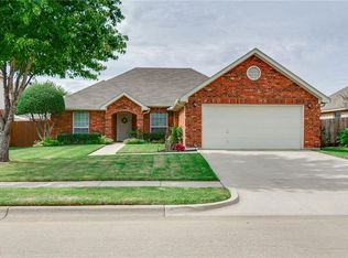 417 Willow Vista Dr, Saginaw, TX 76179