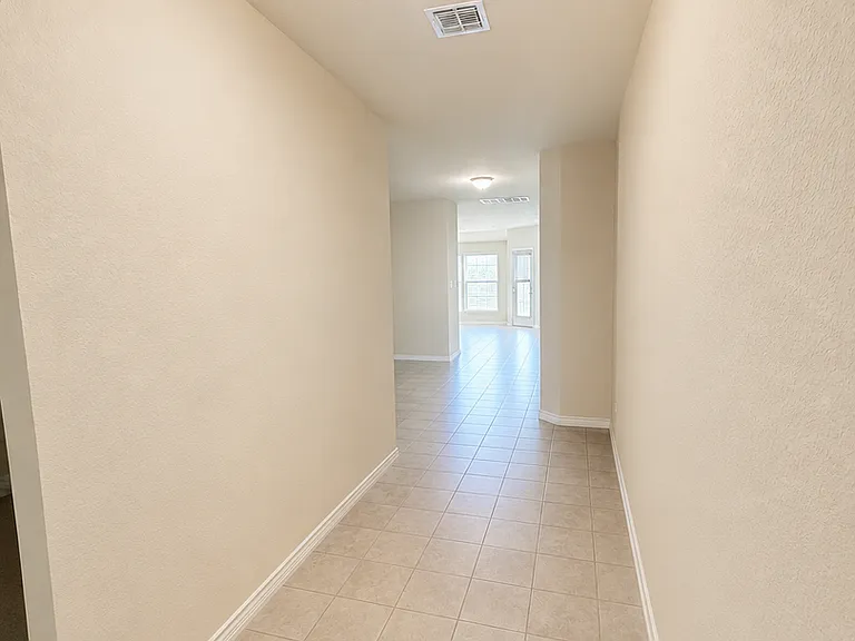 2032 Mallard Ct — Photo 8
