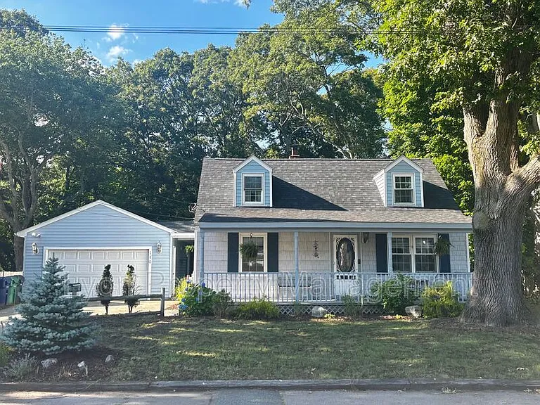 140 Long View Dr — Photo 2
