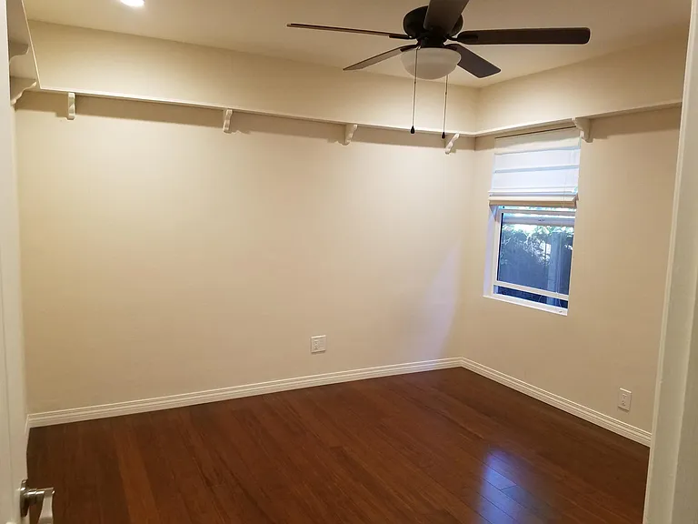385 Panama Ave — Photo 14