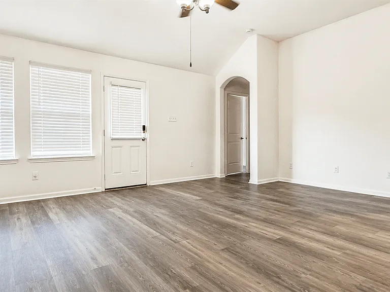 1415 Hardy Stone Dr — Photo 6