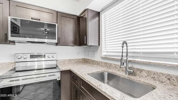 765 N Arrowhead Dr #1 — Photo 2