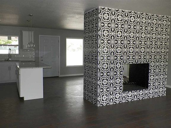 3rd image of 3118 Delicado Dr