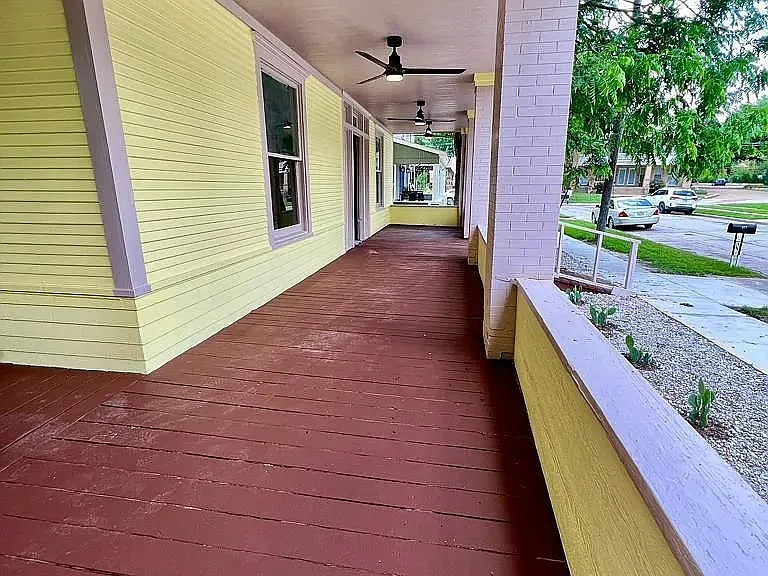 417 W Franklin St — Photo 13