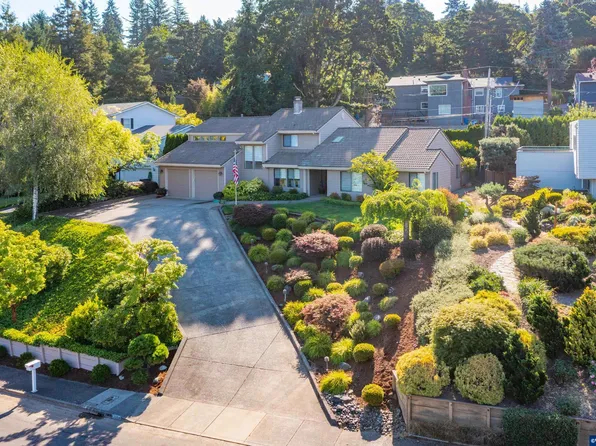 3154 Camellia Dr S, Salem, OR 97302