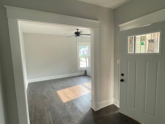 3rd image of 2860 Winthrop Ave