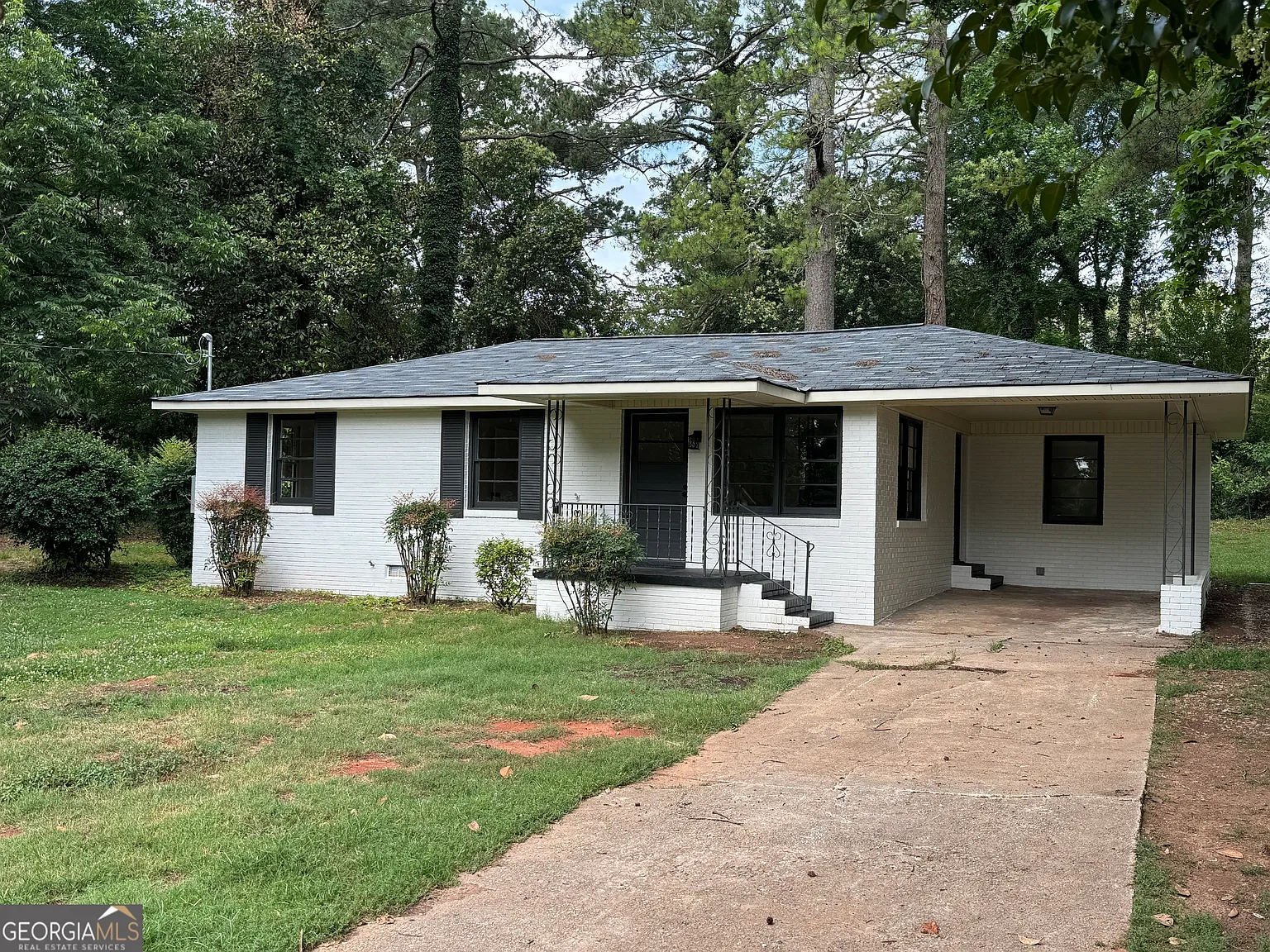 139 Lakeside Dr photo 1