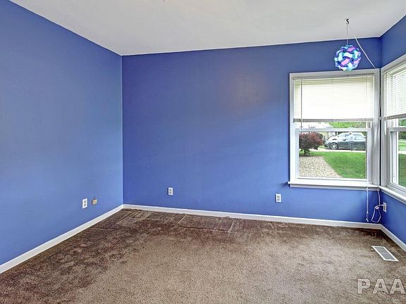 4th image of 2045 W Wilson Ave