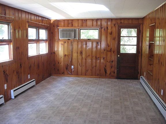 5th image of 152 Felton St #1