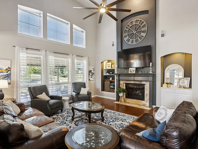 5801 Hathaway Dr — Photo 12