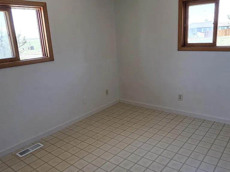 221 Cactus Dr — Photo 7