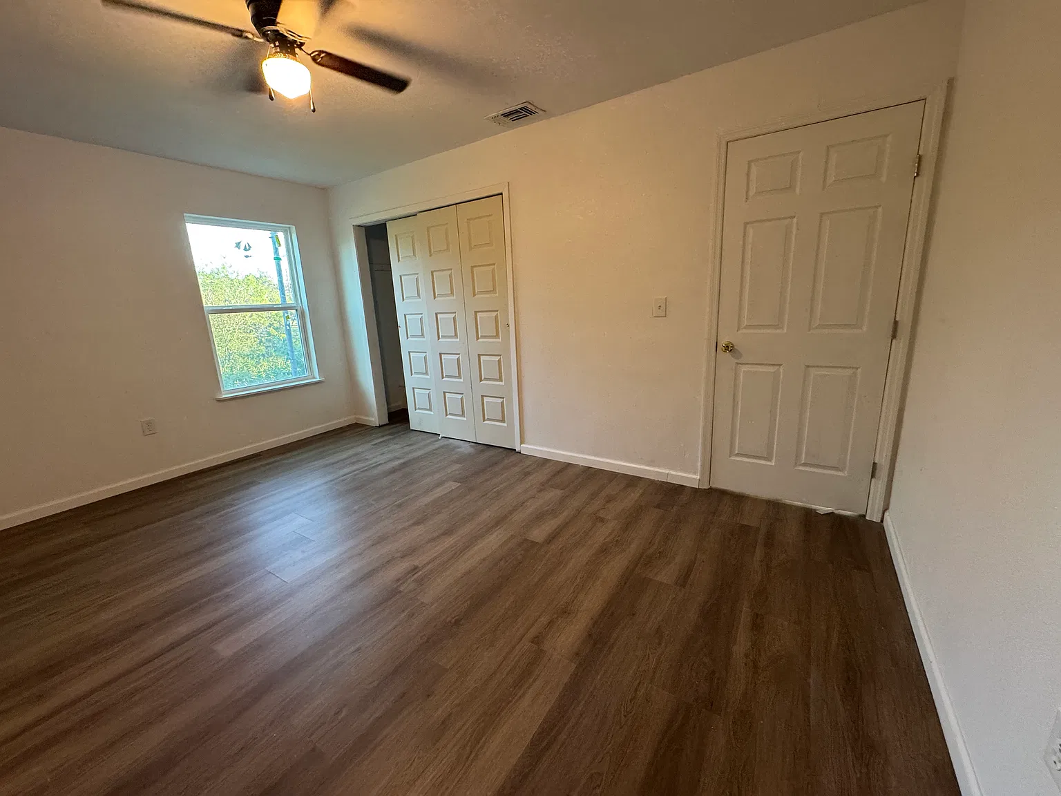 3 bed, 2.5 bath, 1610 sqft, $1,675 — Photo 2