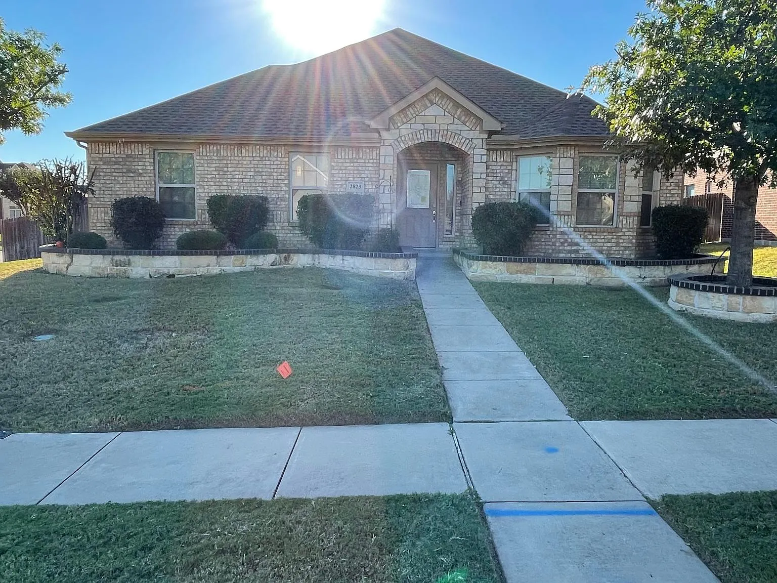3 bed, 2203 sqft, $2,950 — Photo 2