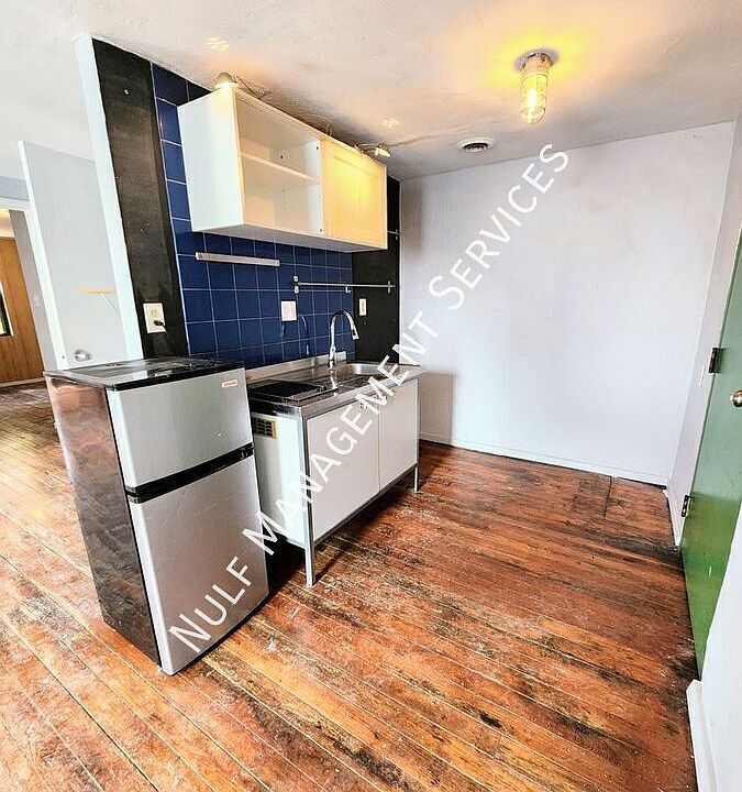 1st image of 4901 Penn Ave APT 2