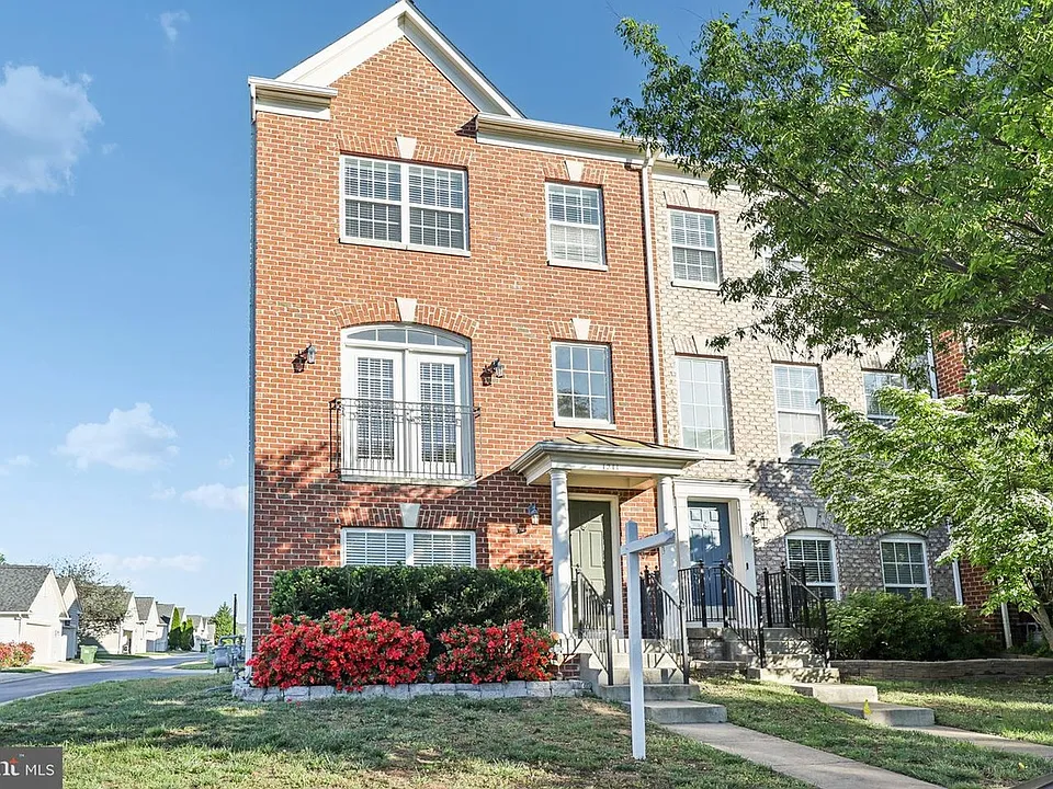 1211 Ellis Ave