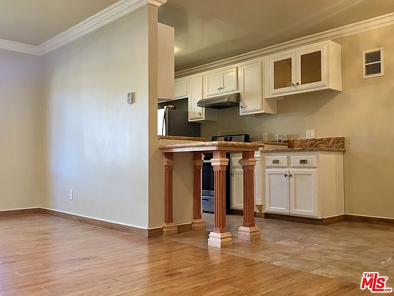 3rd image of 3942 Stevely Ave APT 8