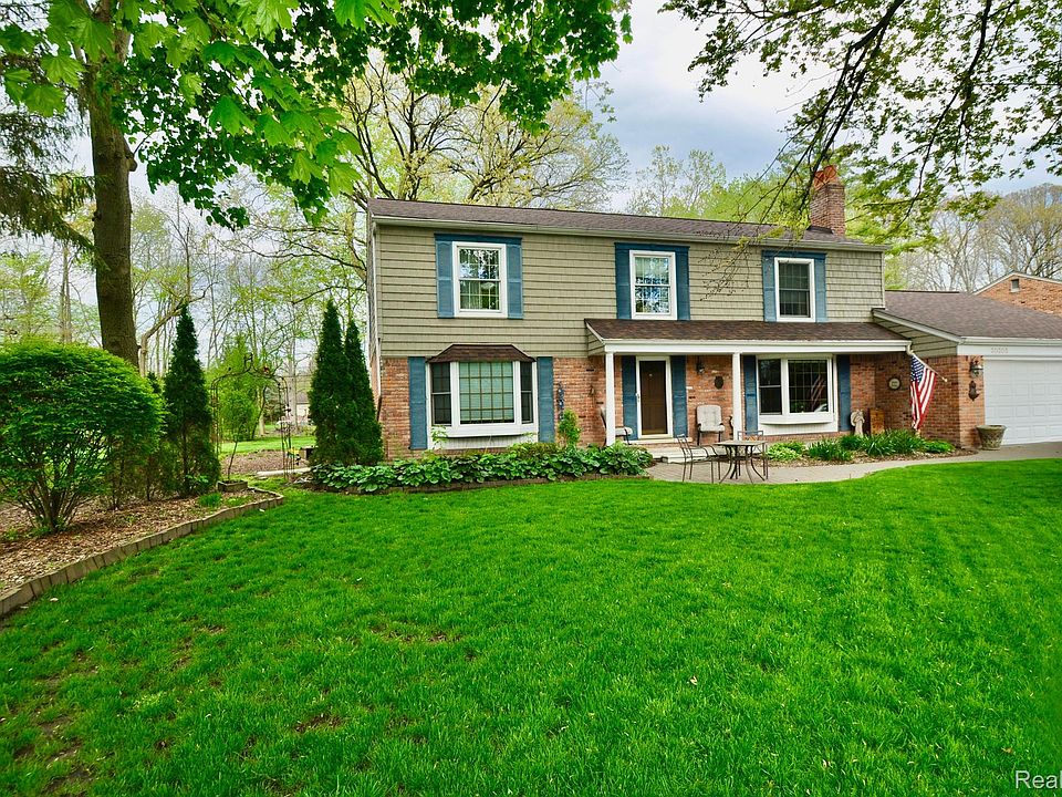 1st image of 30305 Fox Run Dr
