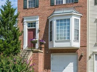 42990 Demerrit St, Chantilly, VA 20152
