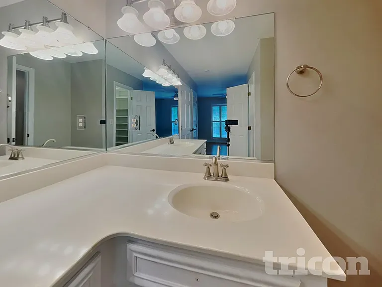 409 Wind Haven Ln — Photo 9