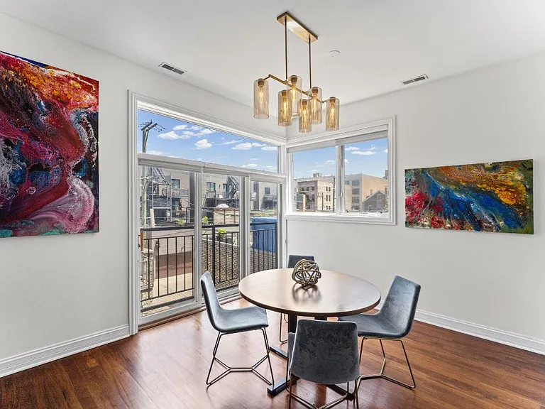 831 N Paulina St #2E — Photo 4