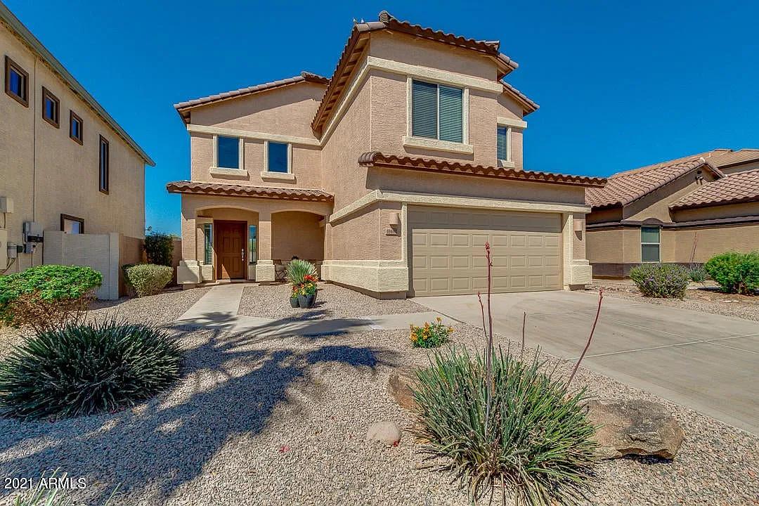 3 bed, 2194 sqft, $1,950 — Photo 1