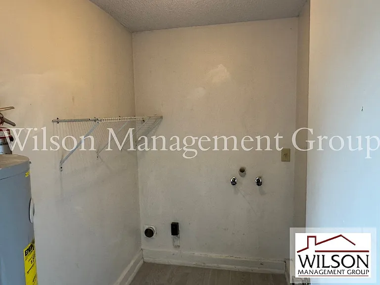 10041 Massey St — Photo 8