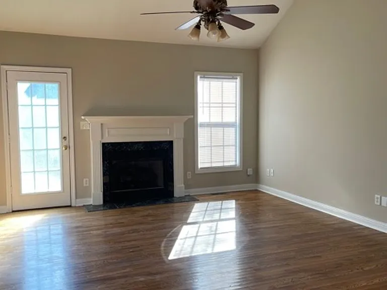 921 Corydalis Ct — Photo 3