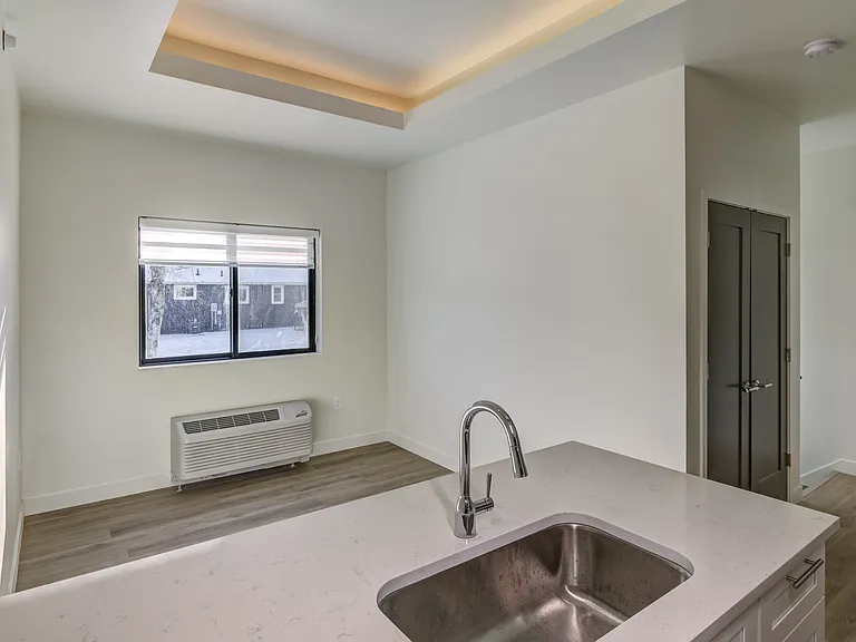 Theodora Rowhomes — Photo 37
