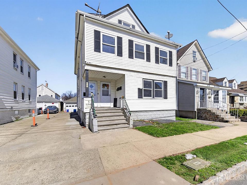 1st image of 125 Lowell St #2
