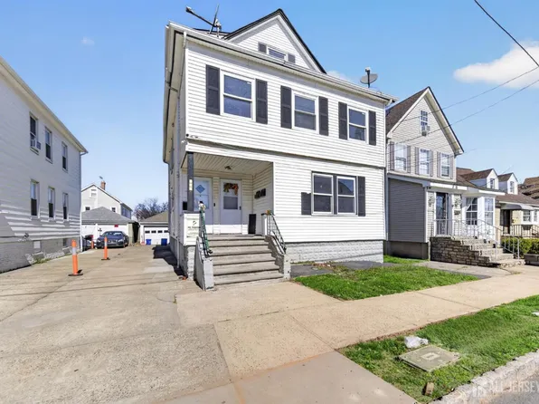 125 Lowell St, Carteret, NJ