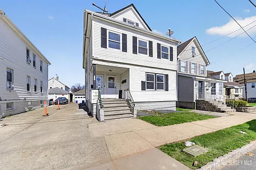 125 Lowell St Photo 1