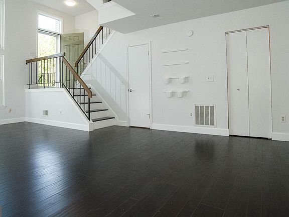 3rd image of 3335 Oakshade Ct