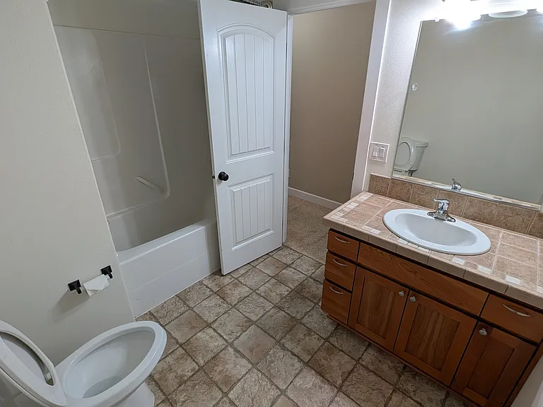 250 N Cole Ave — Photo 19