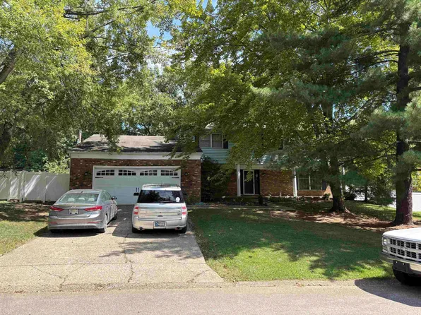 5200 Landview Dr, Newburgh, IN 47630