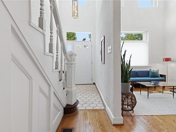 5th image of 412 Noble St