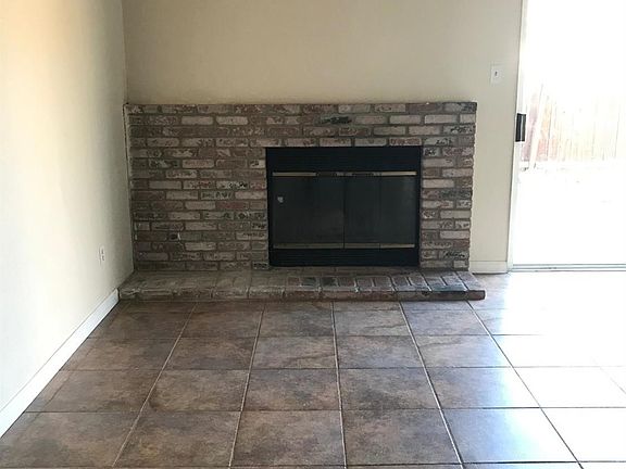 5th image of 1002 Meadow Glen Ct