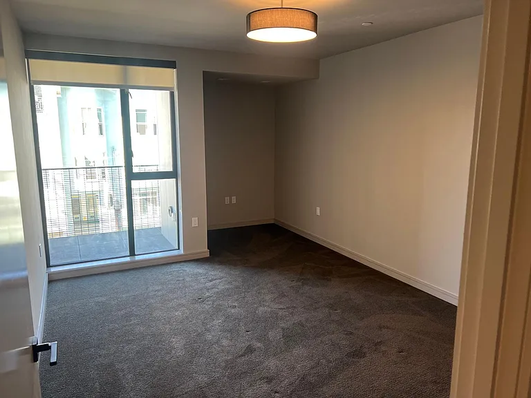 799 S Van Ness Ave — Photo 16