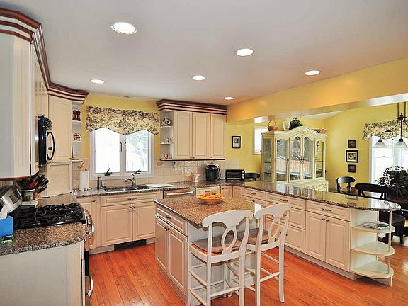 Gourmet Kitchen