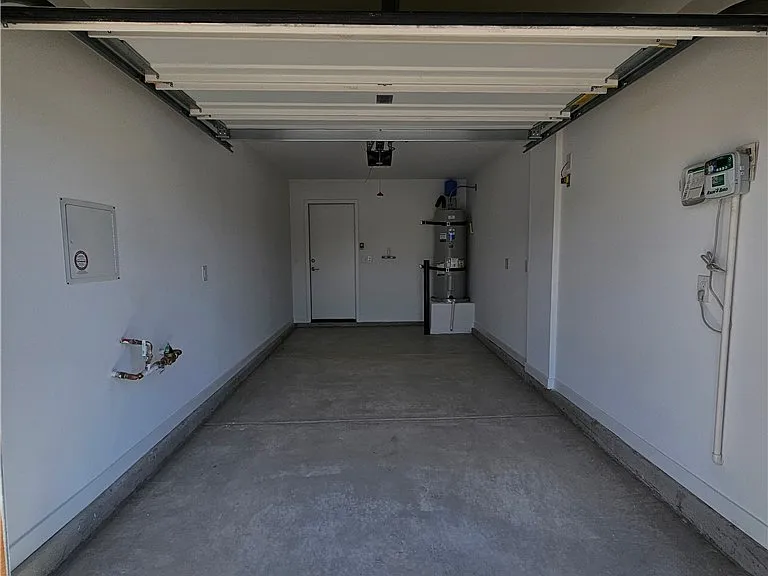 2112 Abraham Ave — Photo 2