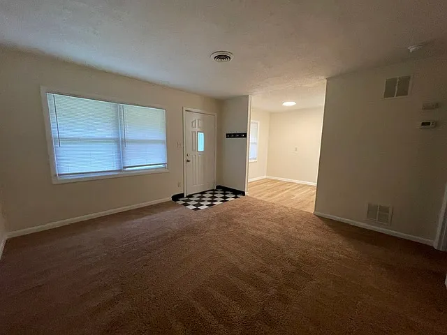 54 Dogwood Ct #B — Photo 3