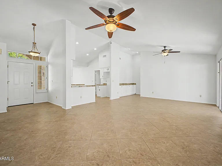 4514 E Towne Ln — Photo 3