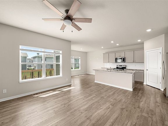 4th image of 2807 NW 41st St