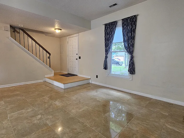 1520 Bridle Creek Blvd — Photo 2